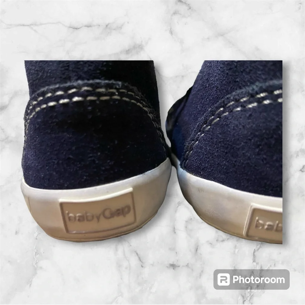 Baby Gap Size 6-12 Months Cow Suede Shoes